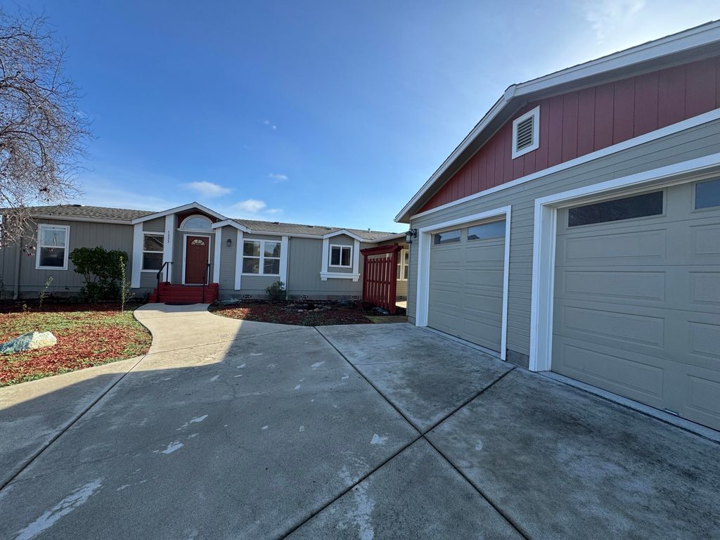 1333 Carlson Drive, Medford, OR 97501