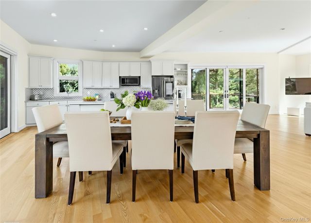 89 Old Canoe Place Road, Hampton Bays, NY 11946