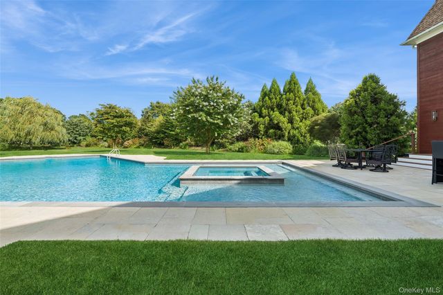 89 Old Canoe Place Road, Hampton Bays, NY 11946