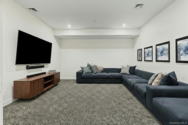 89 Old Canoe Place Road, Hampton Bays, NY 11946