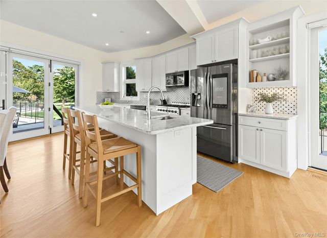 89 Old Canoe Place Road, Hampton Bays, NY 11946