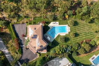 89 Old Canoe Place Road, Hampton Bays, NY 11946