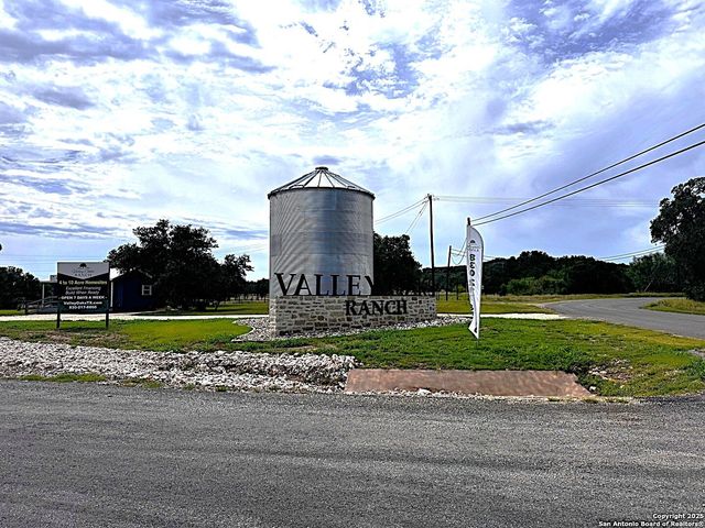 261 Grand Ranch, Hondo, TX 78861