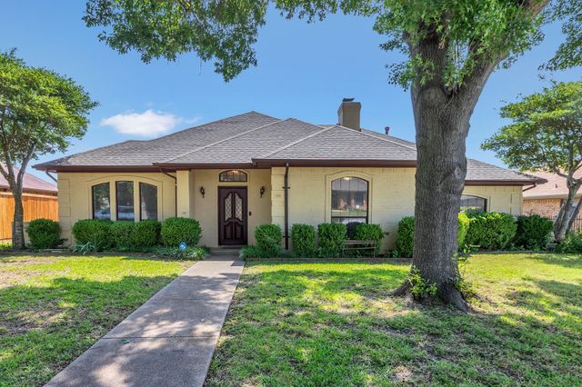225 Wildwood Drive, Desoto, TX 75115