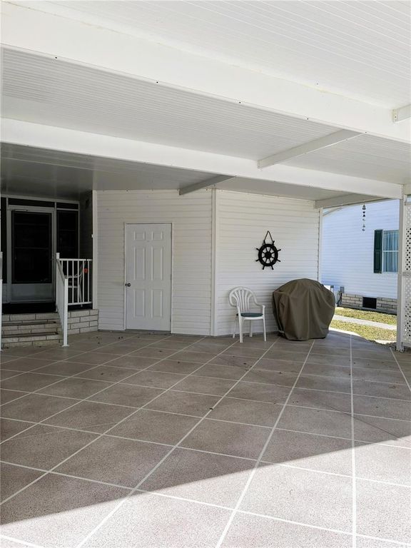 Image 5 of property listing at 27110 JONES LOOP RD 295, Punta Gorda, FL 33982