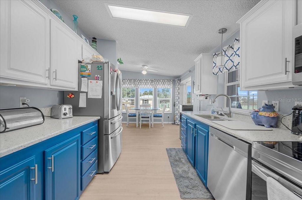 Image 6 of property listing at 27110 JONES LOOP RD 295, Punta Gorda, FL 33982