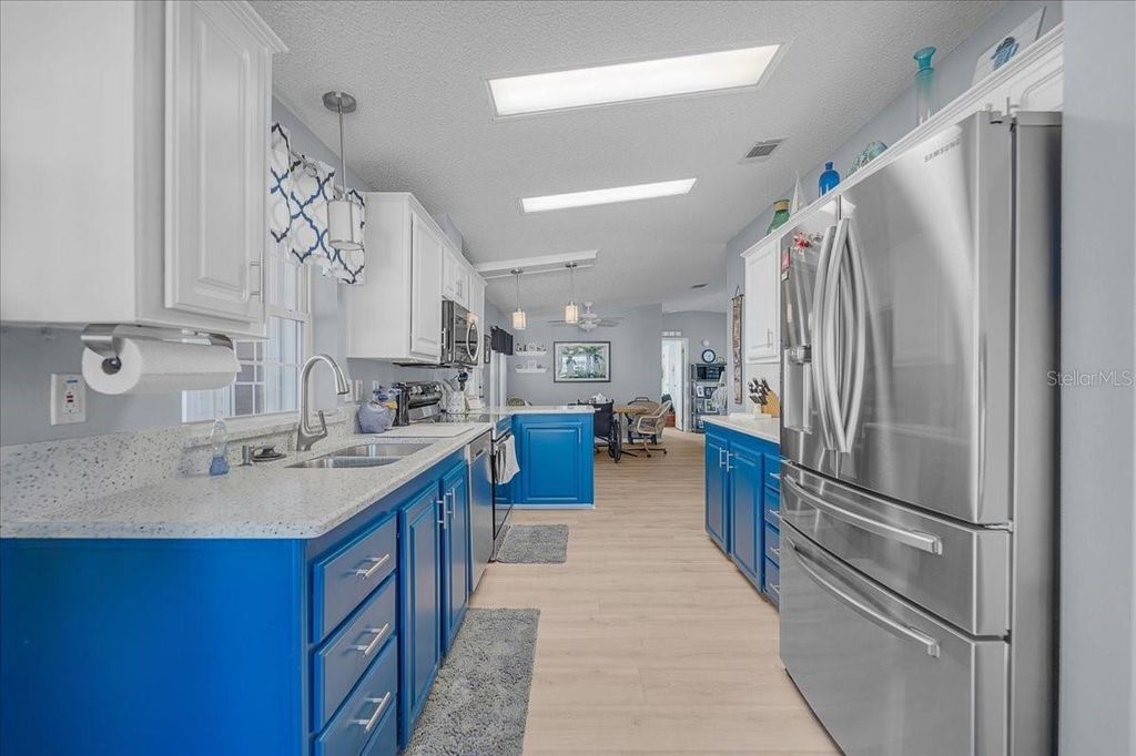 Image 8 of property listing at 27110 JONES LOOP RD 295, Punta Gorda, FL 33982