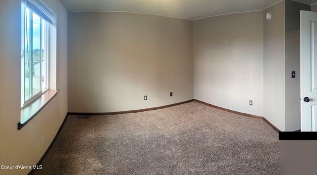 8256 N Woodworth ST, Post Falls, ID 83854