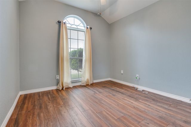 215 Cain Drive, Cedar Hill, TX 75104