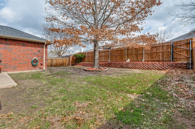 215 Cain Drive, Cedar Hill, TX 75104