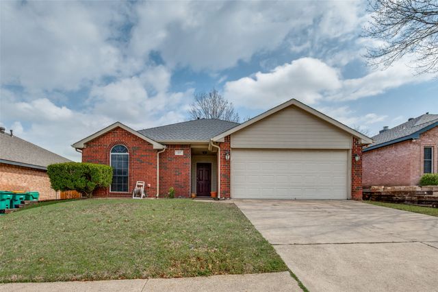215 Cain Drive, Cedar Hill, TX 75104