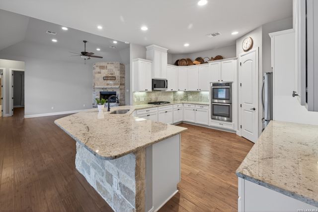 219 Winding View, New Braunfels, TX 78132