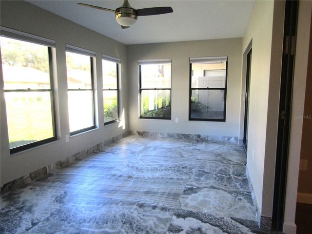 376 OAK HILL DRIVE 36, Sarasota, FL 34232