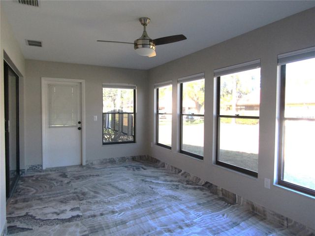 376 OAK HILL DRIVE 36, Sarasota, FL 34232