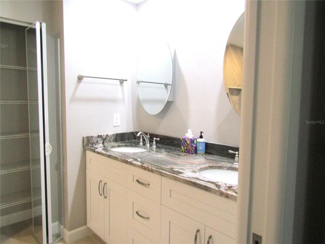 376 OAK HILL DRIVE 36, Sarasota, FL 34232