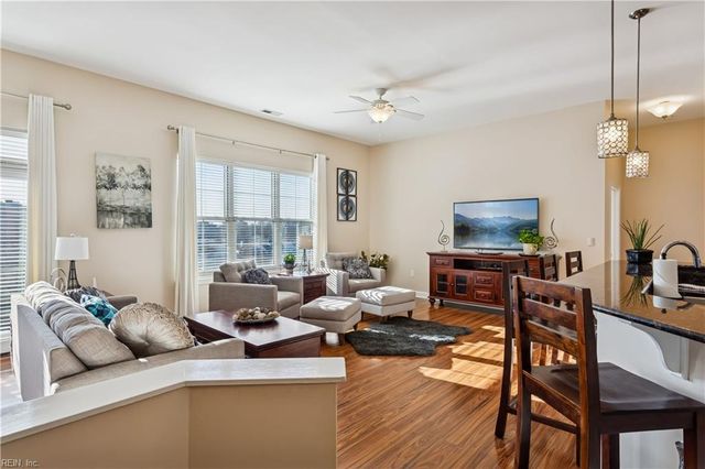 670 Town Center Dr Unit 405, Newport News, VA 23606