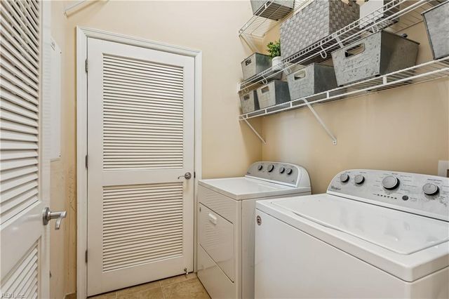 670 Town Center Dr Unit 405, Newport News, VA 23606