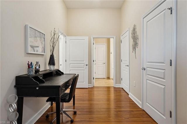 670 Town Center Dr Unit 405, Newport News, VA 23606