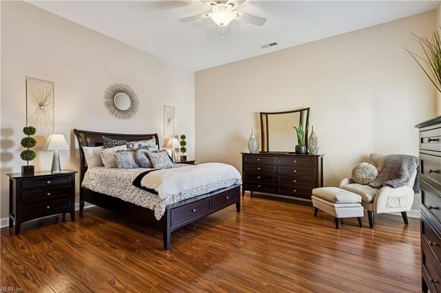 670 Town Center Dr Unit 405, Newport News, VA 23606