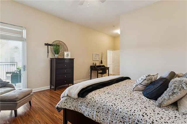 670 Town Center Dr Unit 405, Newport News, VA 23606