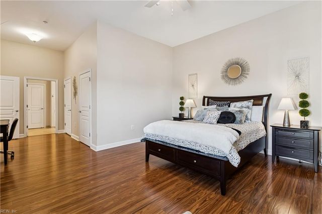 670 Town Center Dr Unit 405, Newport News, VA 23606