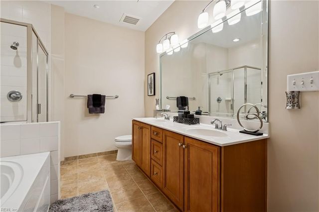 670 Town Center Dr Unit 405, Newport News, VA 23606