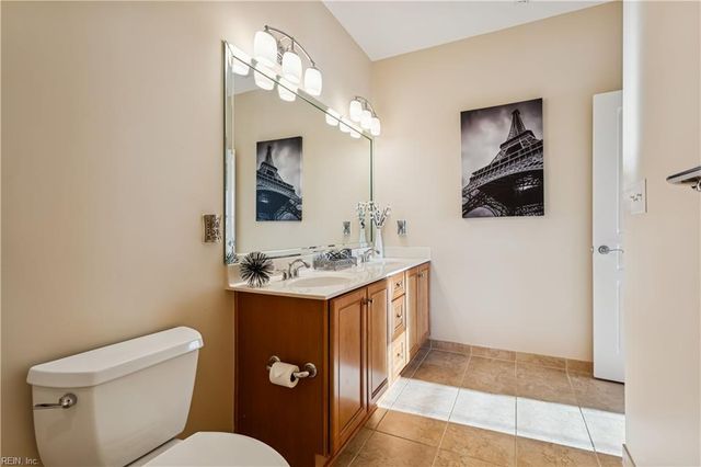 670 Town Center Dr Unit 405, Newport News, VA 23606