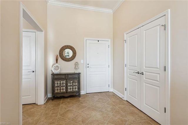 670 Town Center Dr Unit 405, Newport News, VA 23606