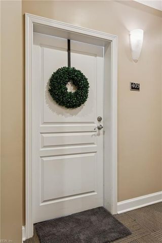 670 Town Center Dr Unit 405, Newport News, VA 23606