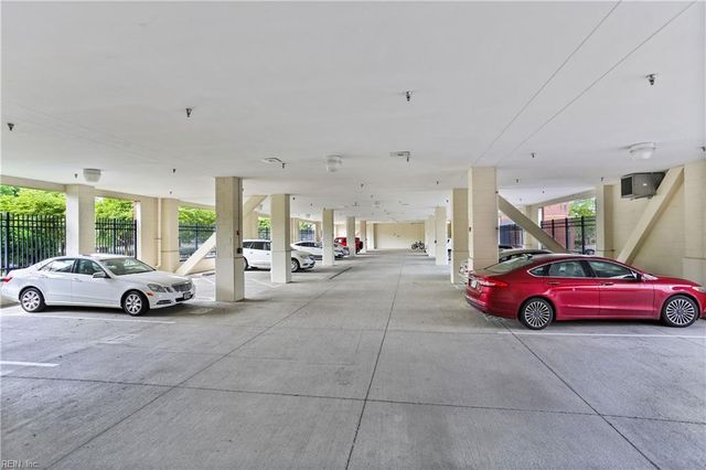 670 Town Center Dr Unit 405, Newport News, VA 23606