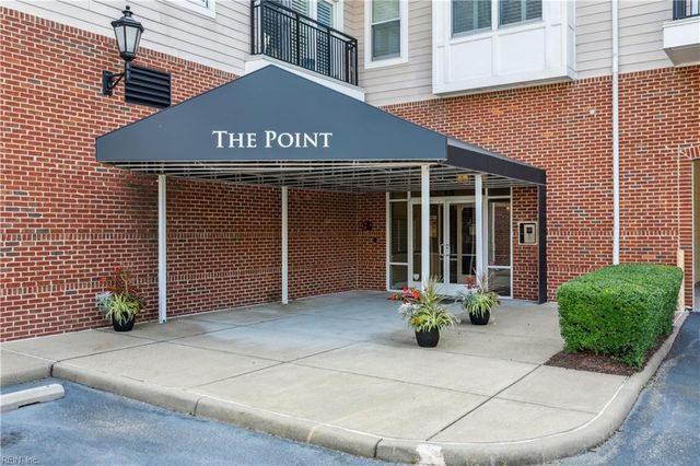670 Town Center Dr Unit 405, Newport News, VA 23606