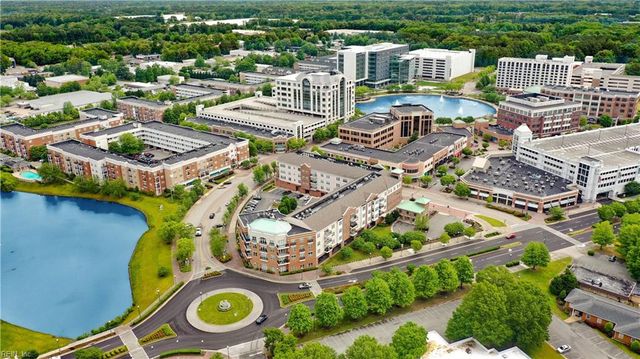 670 Town Center Dr Unit 405, Newport News, VA 23606