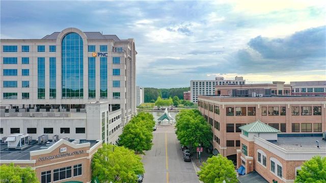 670 Town Center Dr Unit 405, Newport News, VA 23606