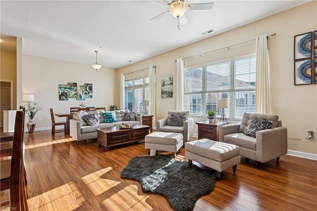 670 Town Center Dr Unit 405, Newport News, VA 23606