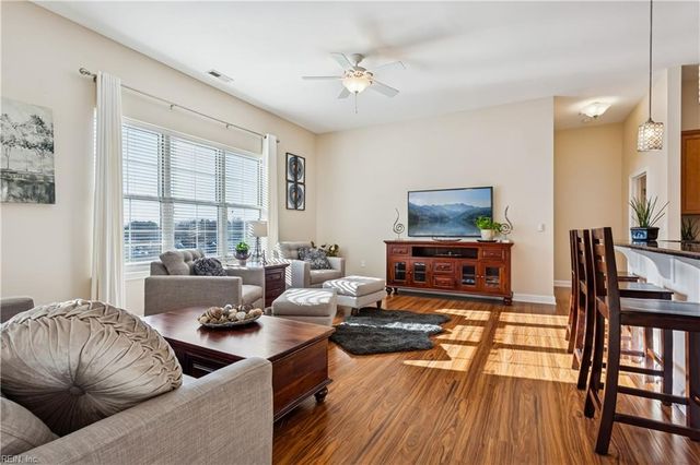 670 Town Center Dr Unit 405, Newport News, VA 23606