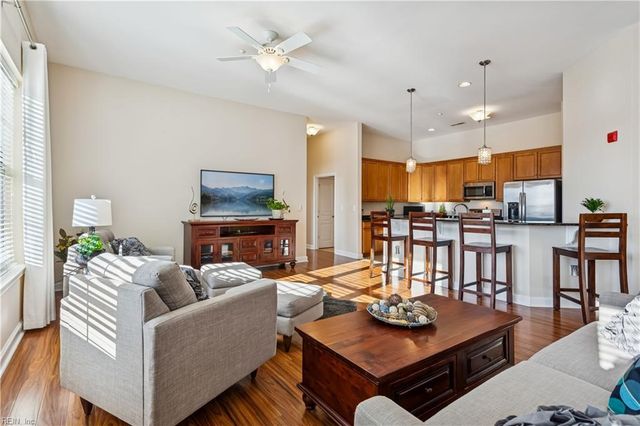 670 Town Center Dr Unit 405, Newport News, VA 23606