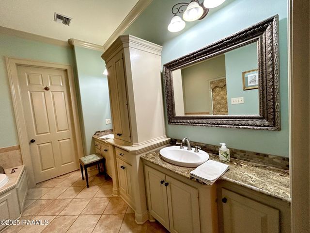 10427 U S Hwy 167, Abbeville, LA 70510