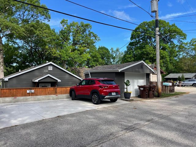 4909 Wildwood Drive, Mchenry, IL 60051
