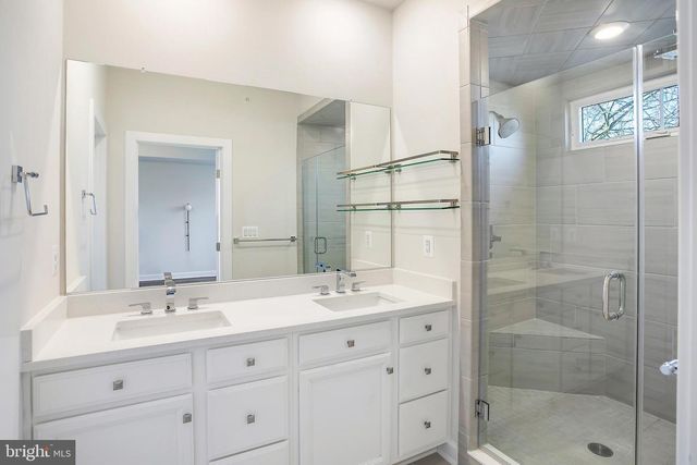 6725 24TH CT N, Arlington, VA 22205