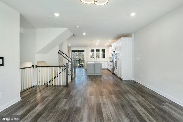 6725 24TH CT N, Arlington, VA 22205