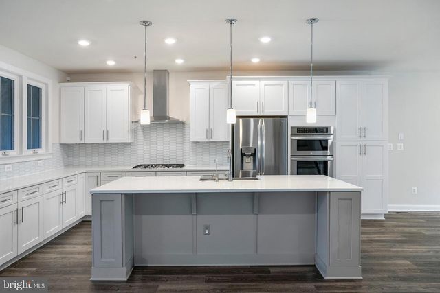 6725 24TH CT N, Arlington, VA 22205