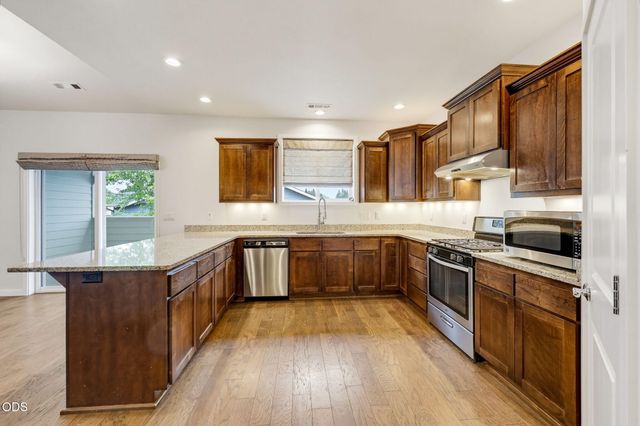 417 Echo Way, Eagle Point, OR 97524