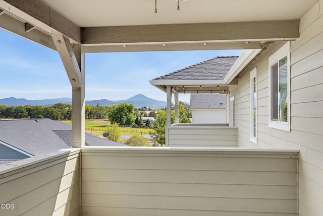 417 Echo Way, Eagle Point, OR 97524