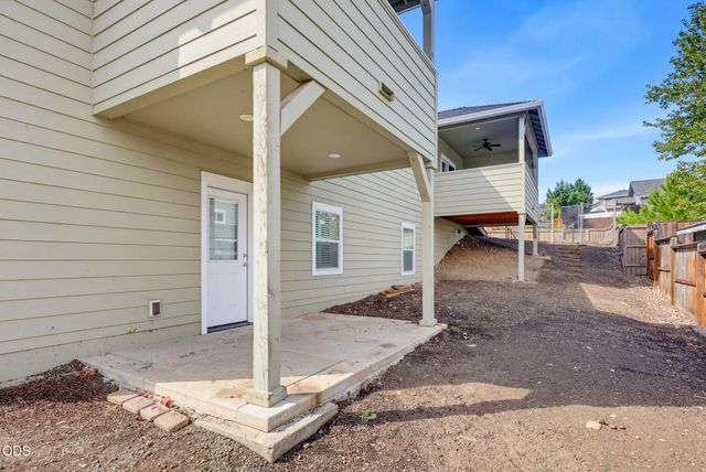 417 Echo Way, Eagle Point, OR 97524