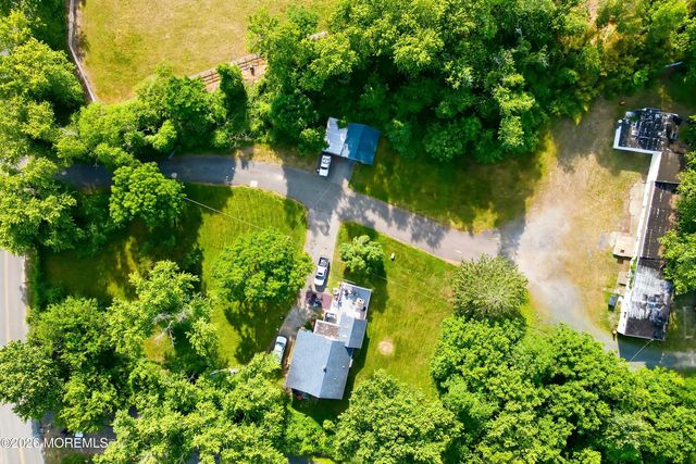 26 Megill Road, Farmingdale, NJ 07727