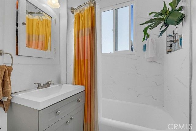 534 S Coronado, Los Angeles, CA 90057