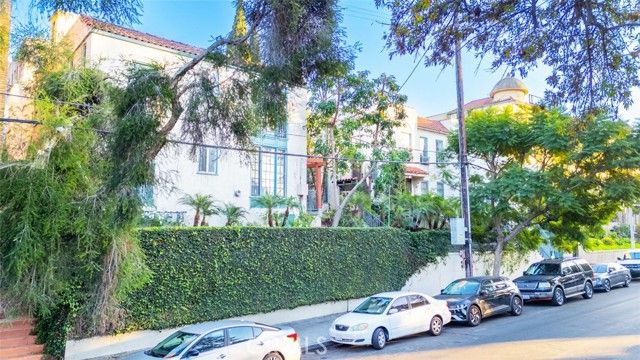 534 S Coronado, Los Angeles, CA 90057