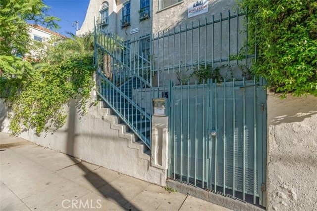 534 S Coronado, Los Angeles, CA 90057