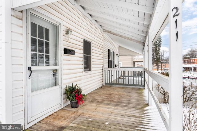 211 GREENFIELD AVE, Ardmore, PA 19003