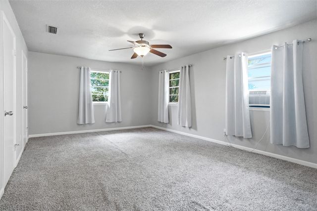 5920 Diamond Oaks Drive S, Haltom City, TX 76117